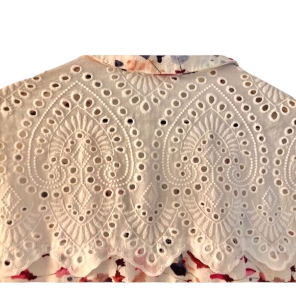 For Cynthia “Watercolor” print Top With White eyelet lace trim Size Large Gorg! - Picture 5 of 14